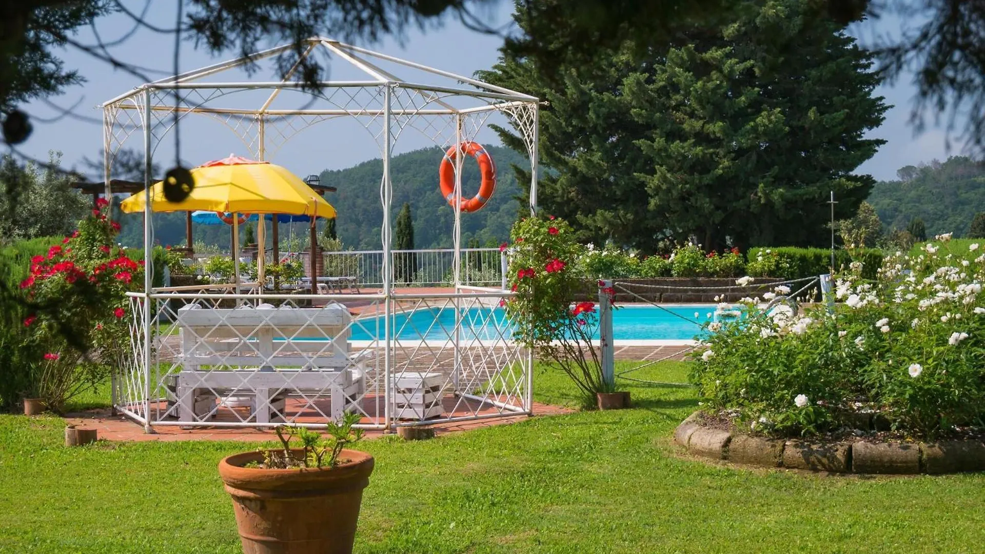 Apartment In Farmhouse With Garden And Pool Монтайоне